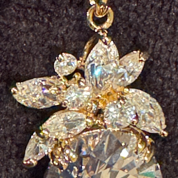 NWOT Lovely 18k Gold Filled Chain w/Faux Crystal & Diamond Pendant/13.5” long - Picture 6 of 9